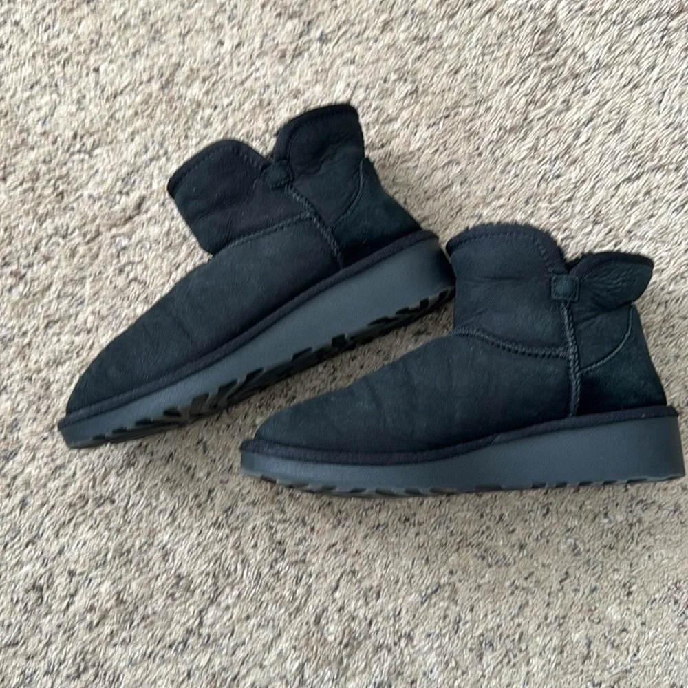 KIRKLAND Signature Women's Shearling Boot Size 8